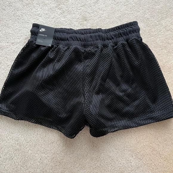 Nike heritage shorts - Picture 2 of 3